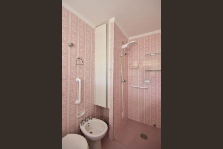 Casa à venda com 300m², 4 quartos e 5 vagas Casa à venda com 300m², 4 quartos e 5 vagasBanheiro Suíte