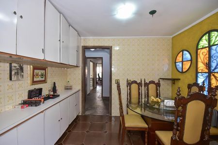 Casa à venda com 300m², 4 quartos e 5 vagas Casa à venda com 300m², 4 quartos e 5 vagasSala de Almoço