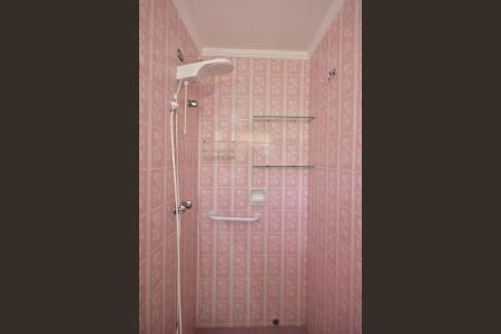 Casa à venda com 300m², 4 quartos e 5 vagas Casa à venda com 300m², 4 quartos e 5 vagasBanheiro Suíte