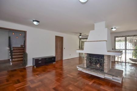 Casa à venda com 300m², 4 quartos e 5 vagas Casa à venda com 300m², 4 quartos e 5 vagasSala