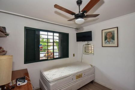 Casa à venda com 300m², 4 quartos e 5 vagas Casa à venda com 300m², 4 quartos e 5 vagasQuarto 1