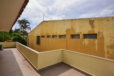 Casa à venda com 300m², 4 quartos e 5 vagas Casa à venda com 300m², 4 quartos e 5 vagasVaranda do Quarto 3