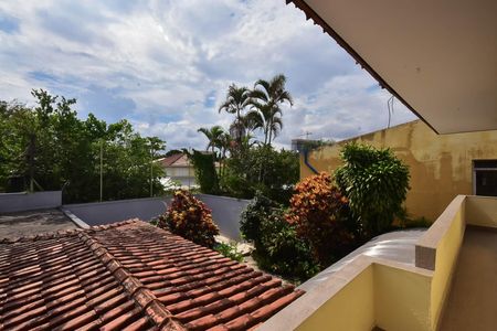 Casa à venda com 300m², 4 quartos e 5 vagas Casa à venda com 300m², 4 quartos e 5 vagasVaranda do Quarto 3