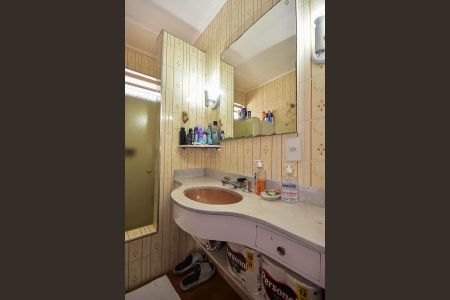 Casa à venda com 300m², 4 quartos e 5 vagas Casa à venda com 300m², 4 quartos e 5 vagasBanheiro