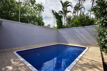 Casa à venda com 300m², 4 quartos e 5 vagas Casa à venda com 300m², 4 quartos e 5 vagasPiscina