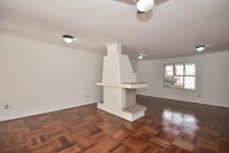 Casa à venda com 300m², 4 quartos e 5 vagas Casa à venda com 300m², 4 quartos e 5 vagasSala