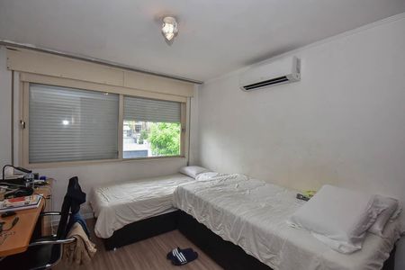 Casa à venda com 300m², 4 quartos e 5 vagas Casa à venda com 300m², 4 quartos e 5 vagasQuarto 2