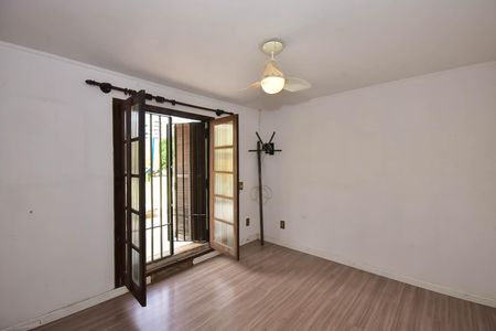 Casa à venda com 300m², 4 quartos e 5 vagas Casa à venda com 300m², 4 quartos e 5 vagasQuarto 3