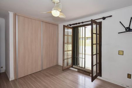 Casa à venda com 300m², 4 quartos e 5 vagas Casa à venda com 300m², 4 quartos e 5 vagasQuarto 3