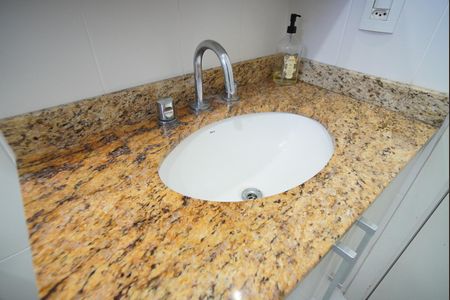 Apartamento à venda com 64m², 2 quartos e 2 vagasBanheiro da Suíte