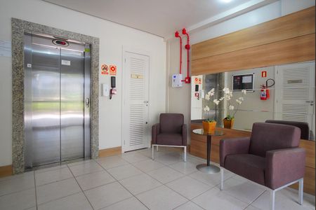 Apartamento à venda com 64m², 2 quartos e 2 vagasÁrea comum - Hall
