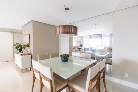 Apartamento à venda com 202m², 3 quartos e 4 vagasSala