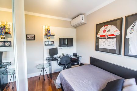 Apartamento à venda com 202m², 3 quartos e 4 vagasSuíte 2