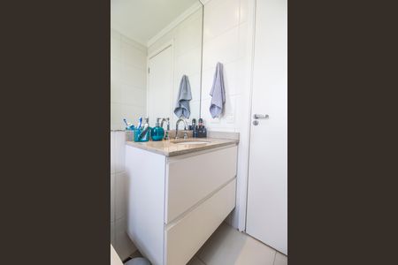 Apartamento à venda com 202m², 3 quartos e 4 vagasBanheiro da Suíte 2