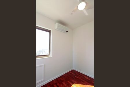 Apartamento à venda com 130m², 3 quartos e 2 vagas Apartamento à venda com 130m², 3 quartos e 2 vagasQuarto 2