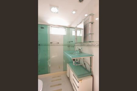Apartamento à venda com 130m², 3 quartos e 2 vagas Apartamento à venda com 130m², 3 quartos e 2 vagasBanheiro