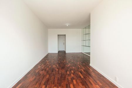 Apartamento à venda com 130m², 3 quartos e 2 vagas Apartamento à venda com 130m², 3 quartos e 2 vagasSala