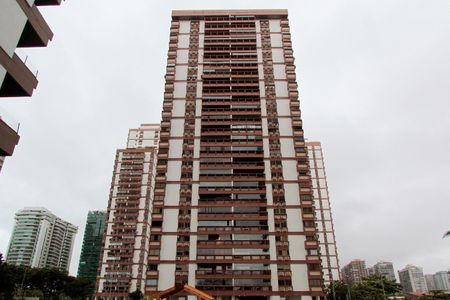 Apartamento à venda com 130m², 3 quartos e 2 vagas Apartamento à venda com 130m², 3 quartos e 2 vagasFachada do bloco