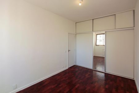 Apartamento à venda com 130m², 3 quartos e 2 vagas Apartamento à venda com 130m², 3 quartos e 2 vagasQuarto 3 suíte