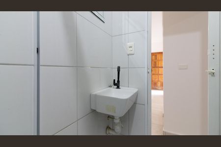 Casa para alugar com 36m², 1 quarto e sem vaga Casa para alugar com 36m², 1 quarto e sem vagaBanheiro