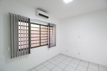 Casa para alugar com 290m², 4 quartos e 2 vagasQuarto 1