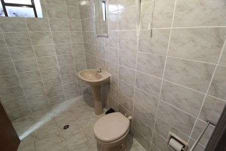 Casa para alugar com 290m², 4 quartos e 2 vagasBanheiro Externo