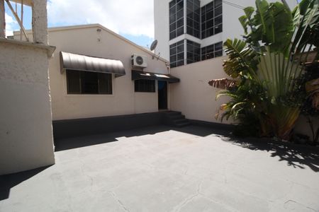 Casa para alugar com 290m², 4 quartos e 2 vagasQuintal