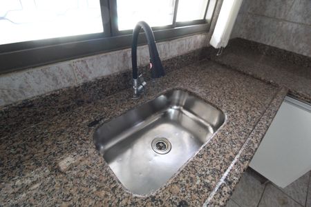 Casa para alugar com 290m², 4 quartos e 2 vagasCozinha