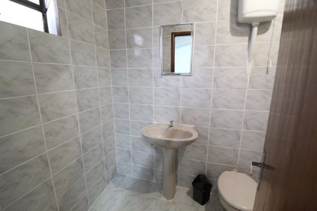 Casa para alugar com 290m², 4 quartos e 2 vagasBanheiro Externo