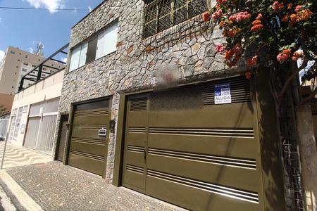 Casa para alugar com 290m², 4 quartos e 2 vagasFachada