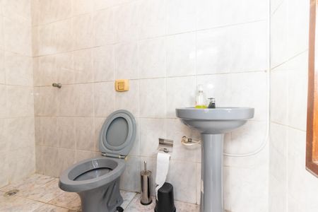 Casa à venda com 263m², 3 quartos e 2 vagasBanheiro de serviço