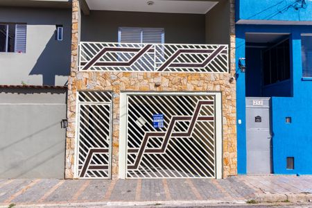 Casa à venda com 263m², 3 quartos e 2 vagasFachada e placa