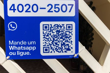 Casa à venda com 263m², 3 quartos e 2 vagasFachada e placa