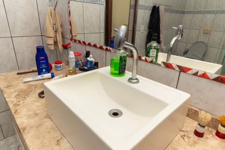 Casa à venda com 263m², 3 quartos e 2 vagasBanheiro da Suíte 1