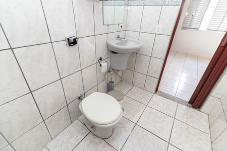 Casa à venda com 263m², 3 quartos e 2 vagasBanheiro da Suíte 2