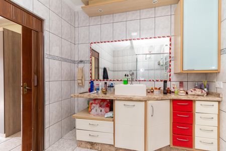 Casa à venda com 263m², 3 quartos e 2 vagasBanheiro da Suíte 1