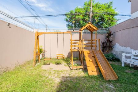 Casa de condomínio à venda com 131m², 3 quartos e 2 vagas Casa de condomínio à venda com 131m², 3 quartos e 2 vagasÁrea comum - Playground