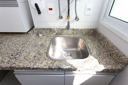 Apartamento para alugar com 80m², 2 quartos e 1 vagaÁrea de Serviço