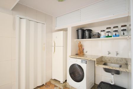 Casa à venda com 255m², 4 quartos e 2 vagasÁrea de Serviço