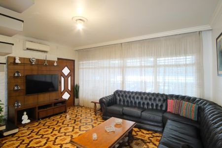 Casa à venda com 255m², 4 quartos e 2 vagasSala