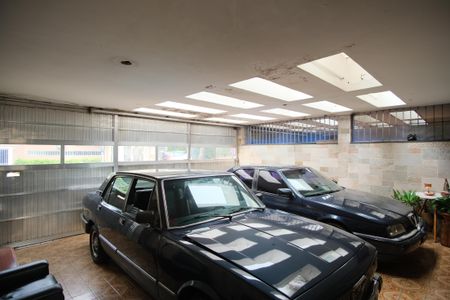 Casa à venda com 255m², 4 quartos e 2 vagasGaragem