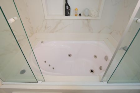 Casa à venda com 255m², 4 quartos e 2 vagasBanheiro da Suíte