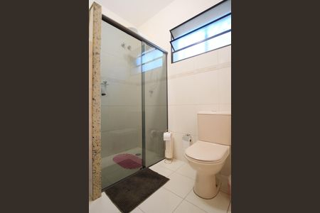 Casa à venda com 160m², 3 quartos e 1 vagaBanheiro