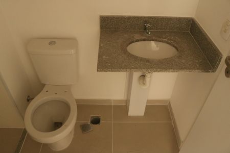 Apartamento à venda com 74m², 2 quartos e 1 vagaBanheiro Social