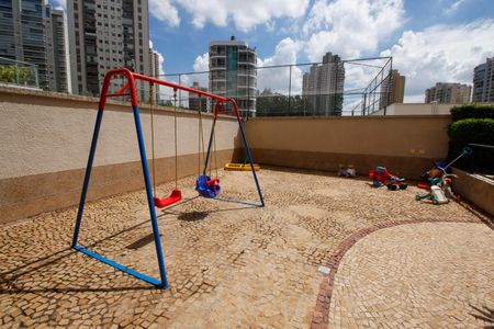 Apartamento à venda com 515m², 5 quartos e 7 vagasÁrea comum - Playground