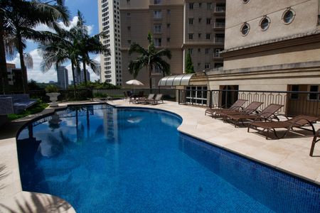 Apartamento à venda com 515m², 5 quartos e 7 vagasÁrea comum - Piscina