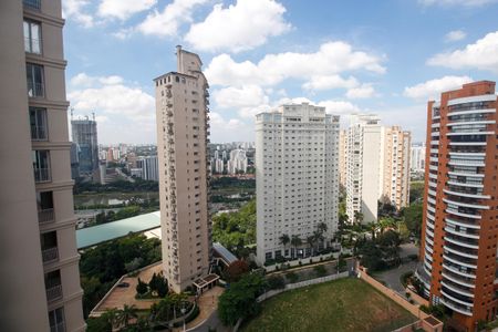 Apartamento à venda com 515m², 5 quartos e 7 vagasVista da Suíte 3