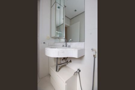 Apartamento à venda com 515m², 5 quartos e 7 vagasBanheiro da Suíte 4