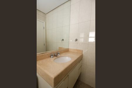 Apartamento à venda com 515m², 5 quartos e 7 vagasBanheiro da Suíte 2