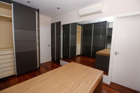 Apartamento à venda com 515m², 5 quartos e 7 vagasSuíte 4
